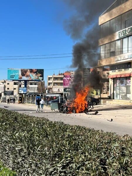 سقوط قتيلين جراء الغارة التي استهدفت سيارة على طريق الكرك - زحلة