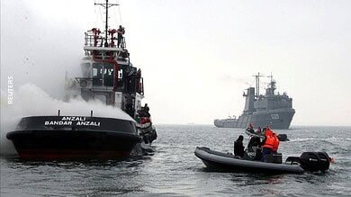 البحرية الإيرانية هاجمت وأصابت ناقلة نفط أميركية بشمال الخليج