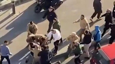 بالفيديو: نازحون يعتدون على عدد من عناصر الجيش اللبناني في بلدة الناعمة