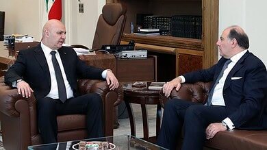 حاكم مصرف لبنان يؤكد للرئيس عون جهوزية المركزي للحفاظ على الاستقرار النقدي