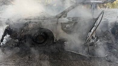 غارة من الطيران المسير الاسرائيلي استهدفت سيارة في محلة عين المزراب - تبنين