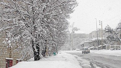 طقس لبنان يتقلّب السبت: أمطار ورعد وثلوج على 1400 متر