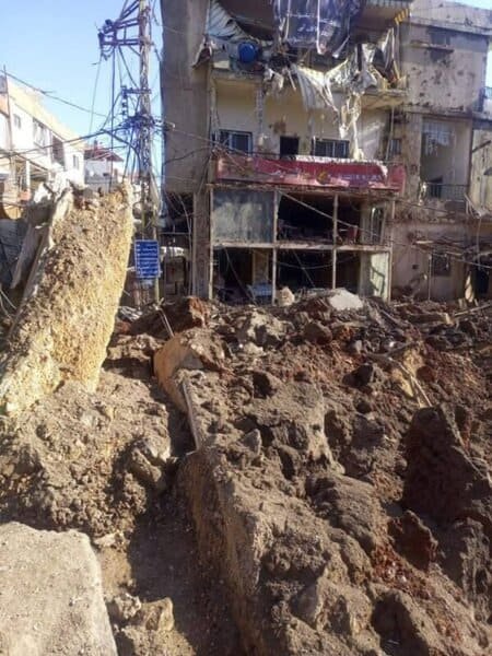 بالفيديو: حصيلة إجمالية غير نهائية للغارات على النبي شيت: 16 قتيلاً و 35 جريحاً