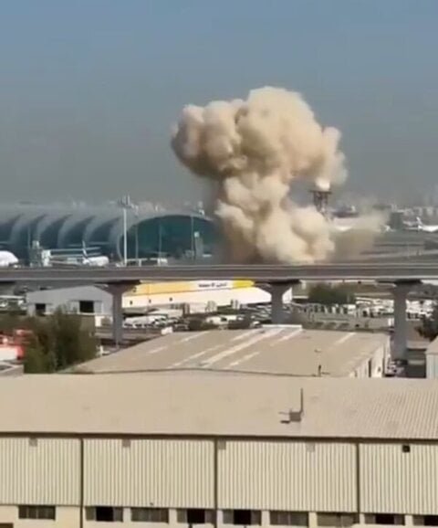 بالفيديو: لقطات من هجوم إيراني بطائرة مسيرة على مطار دبي الدولي