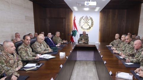 قائد الجيش: في هذه المرحلة الحلّ ليس عسكريًّا فقط