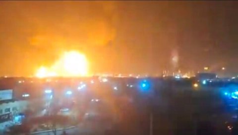 تصعيد غير مسبوق: إسرائيل تشن أول حملة قصف واسعة على منشآت النفط الإيرانية