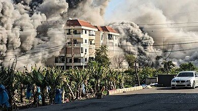 بالفيديو.. الصحة اللبنانية: الغارة على بلدة تفاحتا في قضاء صيدا تسفر في حصيلة أولية غير نهائية عن مقتل خمسة مواطنين