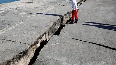 زلزال جديد في شرق المتوسط.. هزة تضرب اليونان فجراً