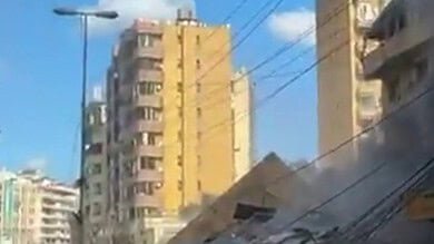 بالفيديو: لحظة الغارة الإسرائيلية التي استهدفت مبنى القرض الحسن في منطقة الصفير