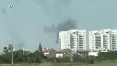 بالفيديو: سقوط صاروخ في تل ابيب الكبرى