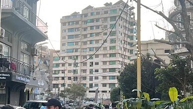 بالفيديو: سكان الابنية المجاورة للمبنى المهدد في الباشورة يغادرون المنطقة