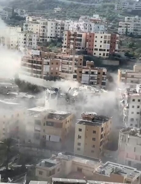 بالفيديو: الغارة على ضاحية صيدا الشرقية استهدفت الطبقة الاخيرة من مبنى سكني