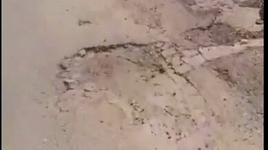 بالفيديو: مقتل شخص في غارة على دراجة نارية على طريق بلدتي كفرتبنيت - أرنون