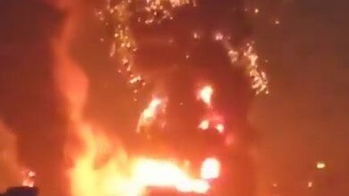 بالفيديو: احتراق طائرة في مطار مهرآباد بعد موجة غارات قوية