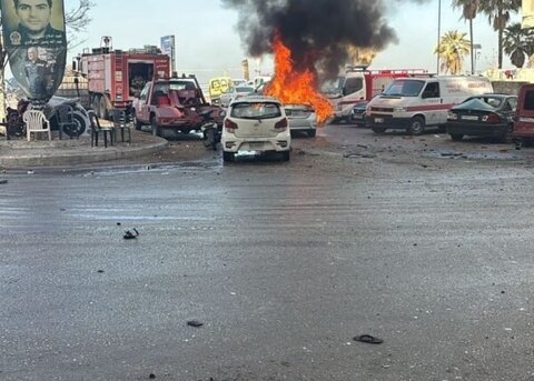 بالفيديو: استهداف سيارة قرب مسجد الزعتري في صيدا