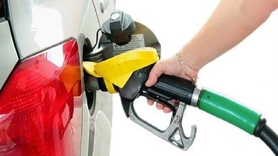 الخولي يطالب بخفض فوري لرسوم البنزين لحماية المواطنين