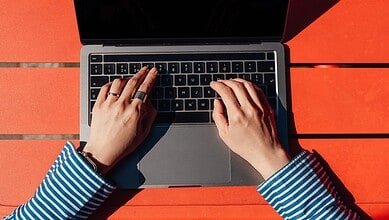 مزيد من أدوات التحكّم بالخصوصية، لكن خصوصية أقل… لماذا؟