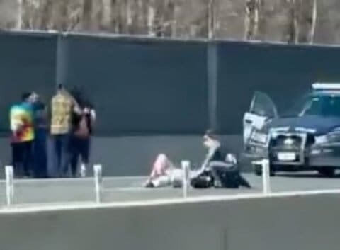 Video: Multiple stabbed on I-495 in Annandale; suspect shot by Virginia State Police 1 Video: Multiple stabbed on I-495 in Annandale; suspect shot by Virginia State Police