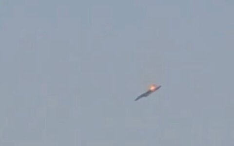 Video shows reported fighter jet crash in Kuwait 1 Video shows reported fighter jet crash in Kuwait