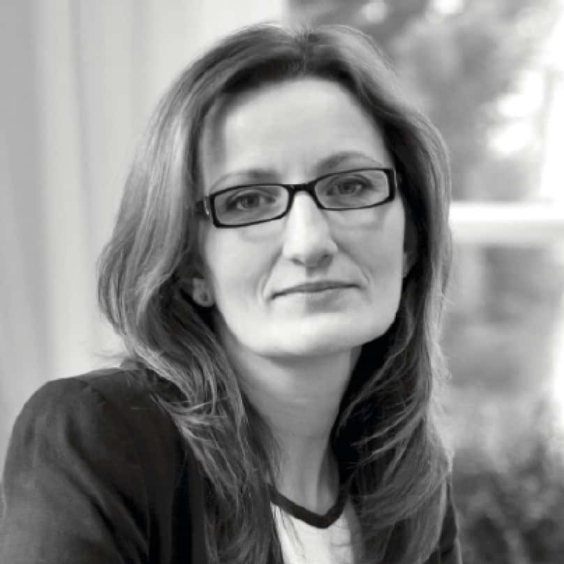 Právník a aktivní obránce vody v rukou měst, členka Nadace Pravda o vodě.
