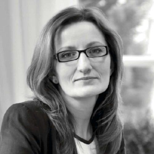 Odbornice na vodní zdroje a ochranu vody, propagátorka udržitelných vodohospodářských projektů, aktivní členka Nadace Pravda o vodě.