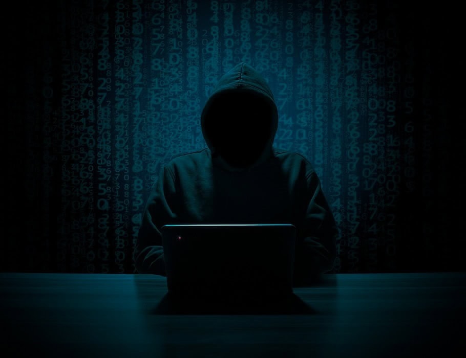 Hacker que realiza ataques de phishing