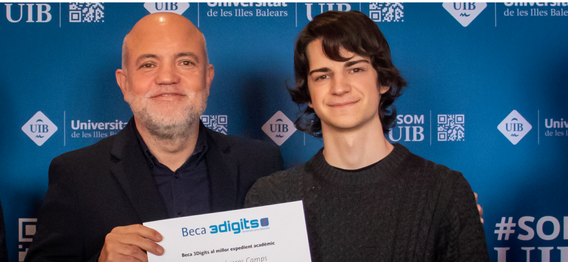 Entrega de las becas 3digits