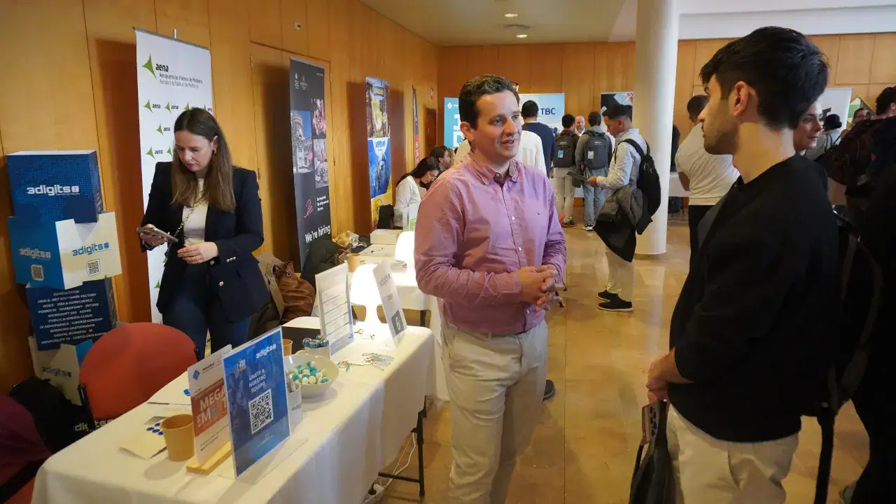 3digits apuesta por el talento joven en el Job Day UIB 2025 3digits apuesta por el talento joven en el Job Day UIB 2025