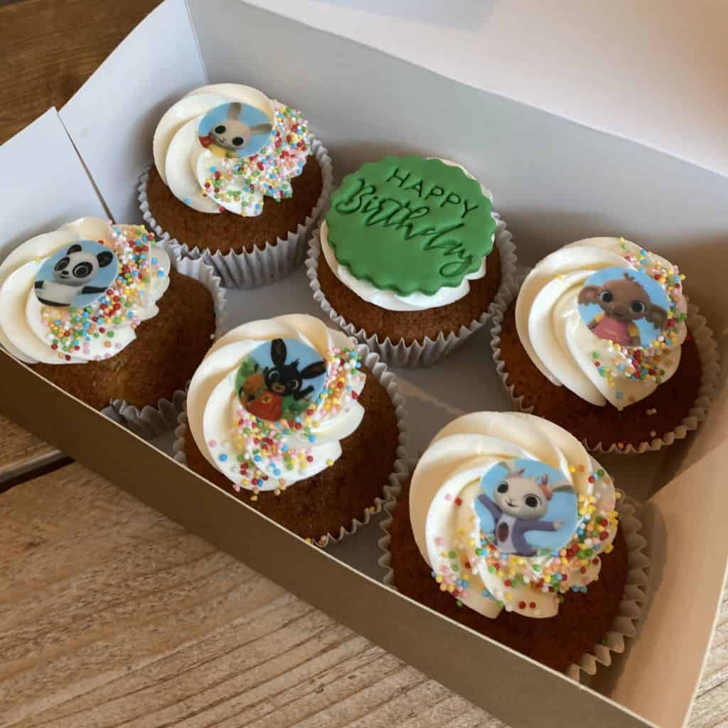 Bing cupcake box happy birthday groen