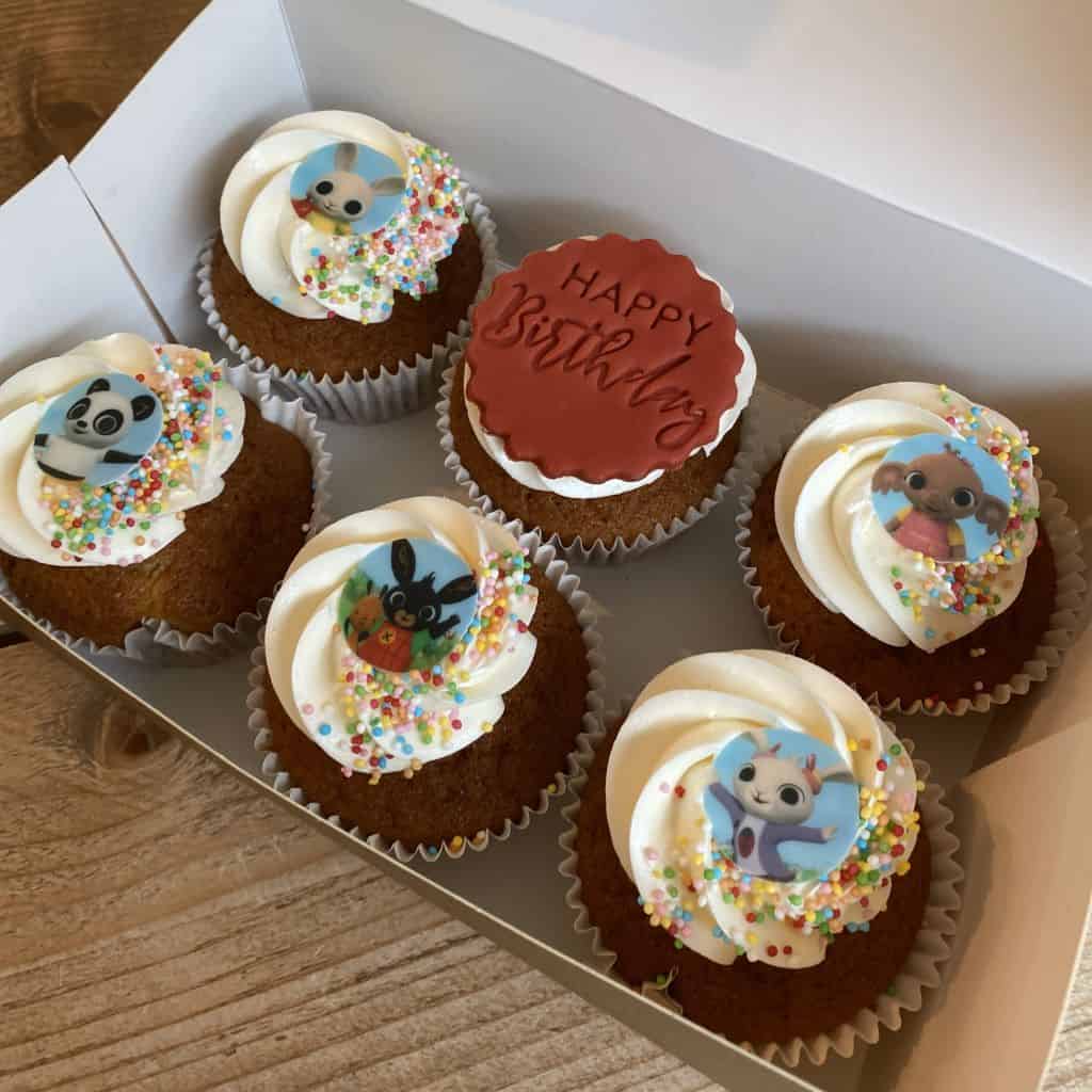 Bing cupcake box happy birthday rood