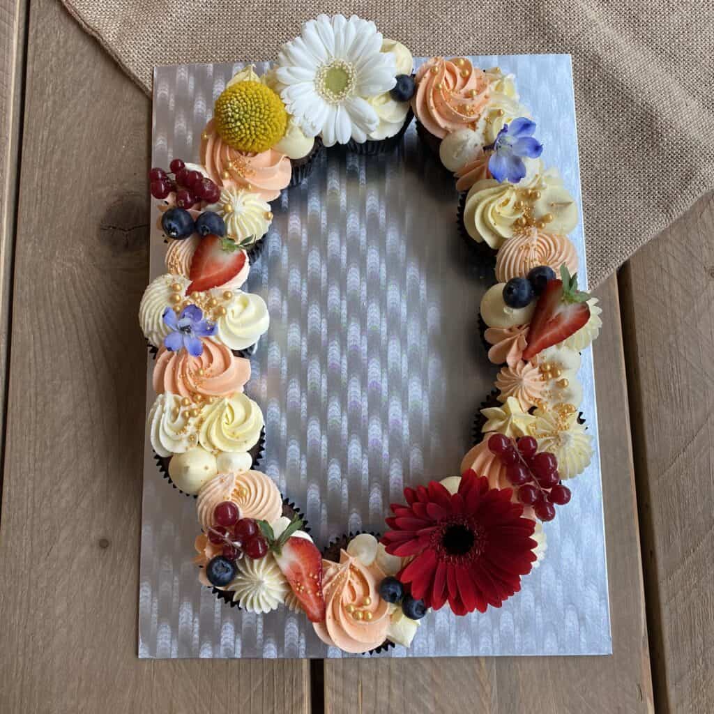 Pull a part cake, cupcake cake, number cake