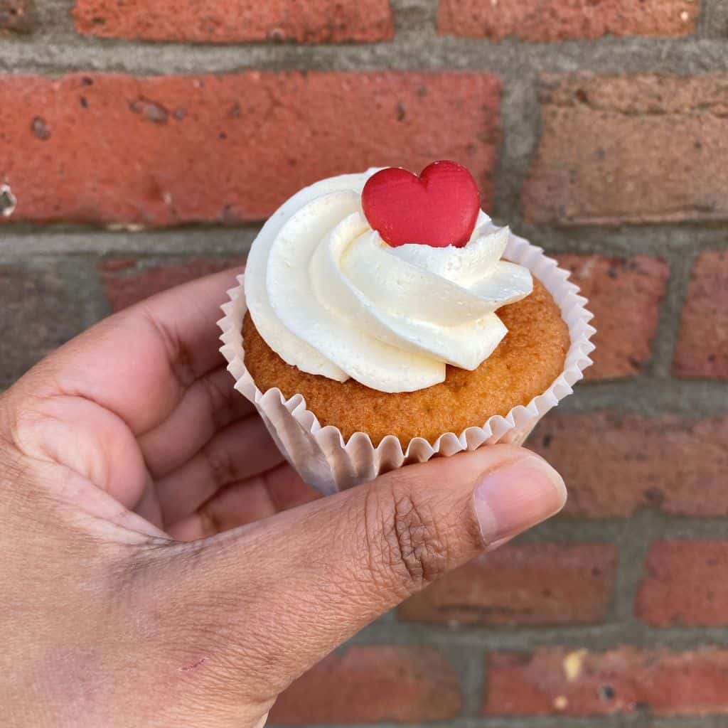 Seizoensmaken-lente-cupcake-aardbei