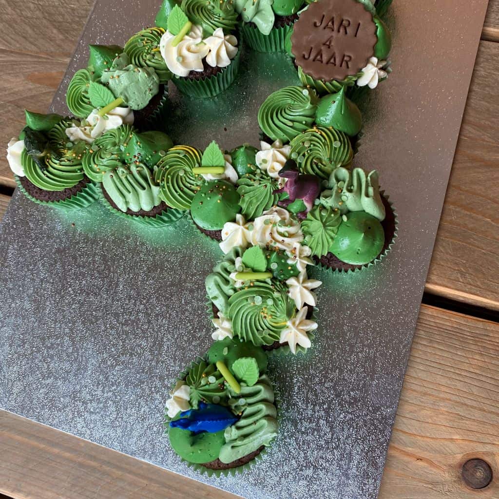 pull-a-part-cupcakes-dino-1