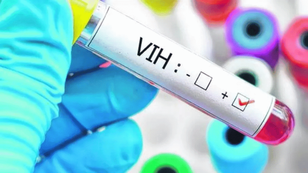 Prueba rápida de VIH en Neiva, resaltando la importancia de la detección temprana en la lucha contra el VIH en la región.