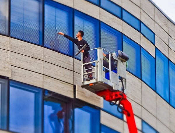 Facility Services Bern 1 Professionelle Fensterreinigung 1