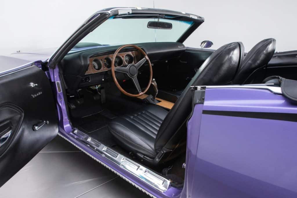 great picture pf a 1970 Plymouth Barracuda HEMI Cuda Tribute Restomod