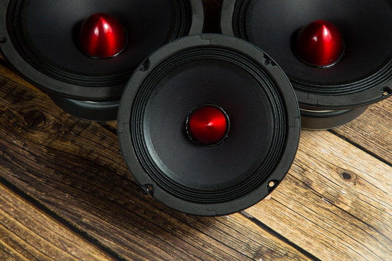 picture of different types of speakers