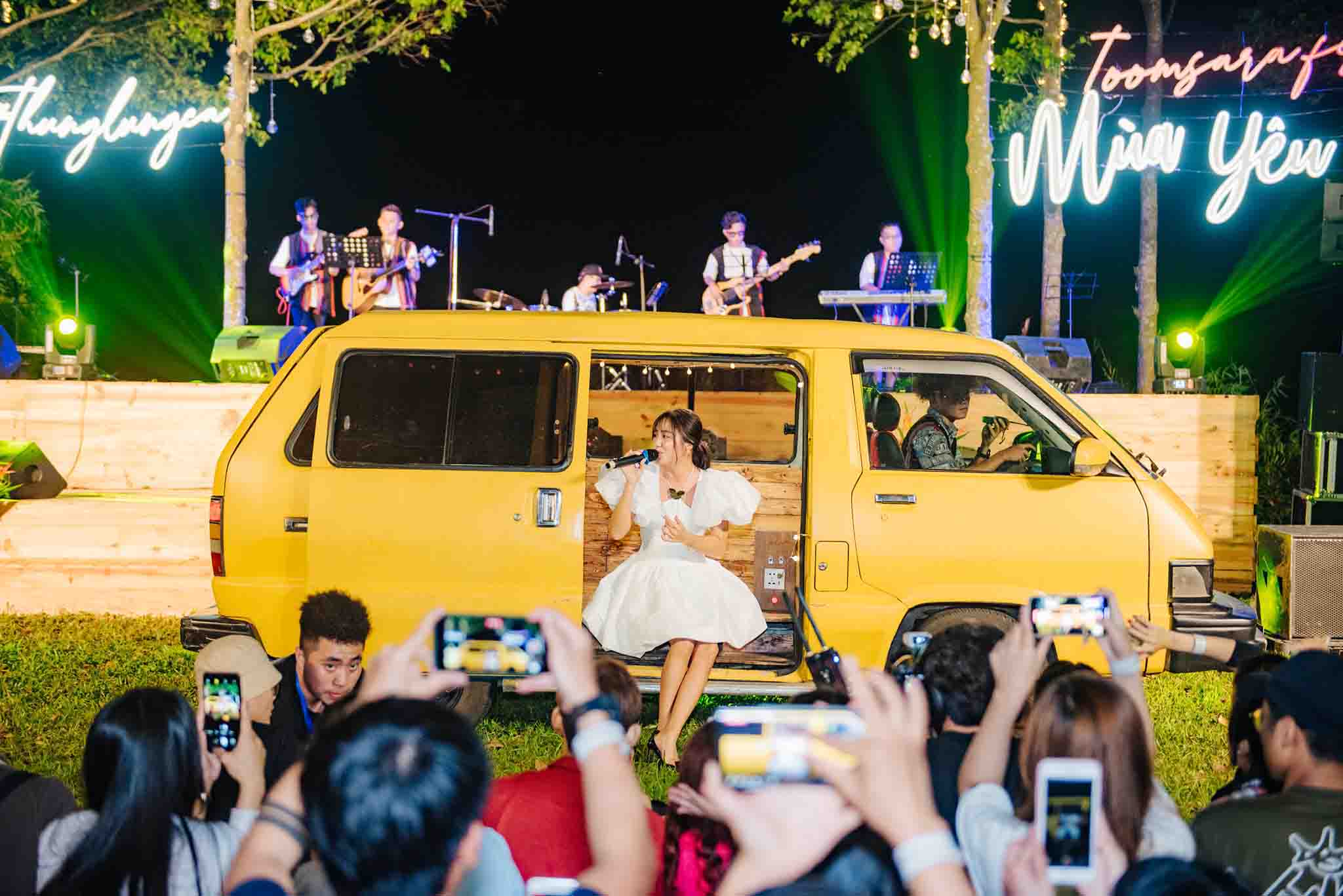 đêm nhạc mùa yêu Làng làng toom sara (22)