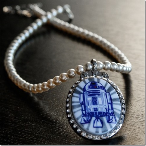 hun_r2d2_pearlnecklace
