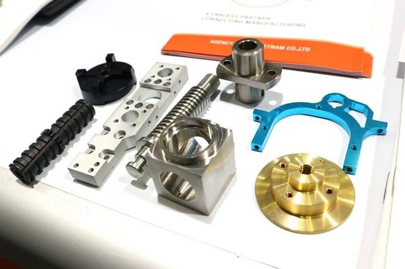 株式会社エージェンシーアシストが展示した金属加工品サンプル