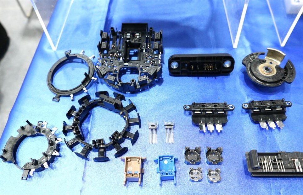 南信精機製作所が展示した2輪車部品のサンプル