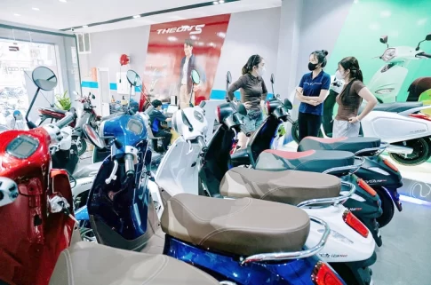 ベトナムのEVバイク販売店の様子