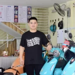 「5つ星」電動バイク充電店舗のオーナー