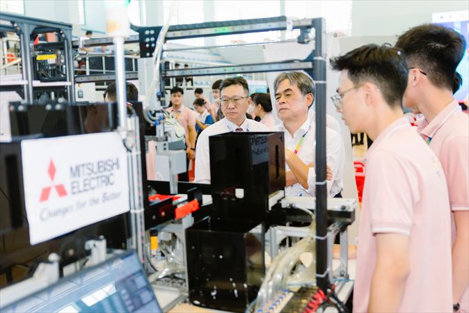 MITSUBISHI ELECTRIC VIETNAMのFA設備デモンストレーション