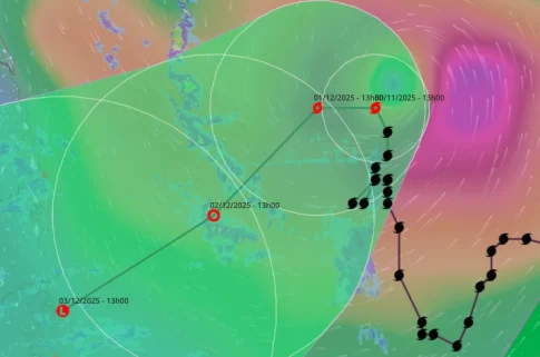 台風１５号の進路予想図（12月1日現在）