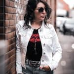 Fotograf nunta Bucuresti Adrian Blaj girl with glasses posing in front of camera g 682x1024 1