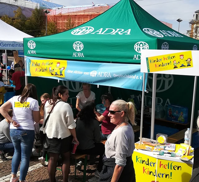 Lebensmittel, Aktionen, Kinderhilfe, ADRA, gemeinnützig, Spenden, Kinder unterstützen, Benefizveranstaltung, Kinderspende, ehrenamtlich, soziale Projekte, Deutschland, Gemeinschaft, Event, Kinder helfen Kindern.