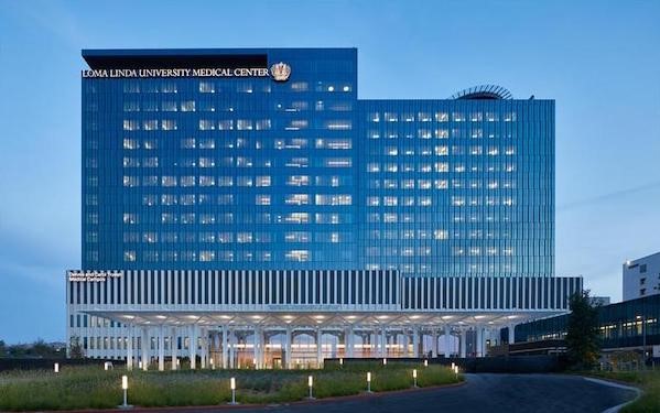 Loma Linda University Medical Center modernes Hochhaus in Kalifornien, Zentrum für medizinische Versorgung, Forschung und Gesundheitspflege, innovative medizinische Einrichtungen, California.