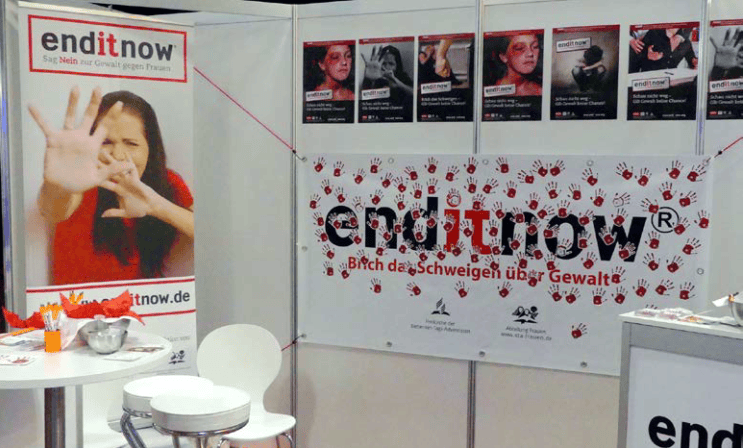 1. Enditnow Banner gegen Gewalt an Frauen, Aufklärung, activism, soziale Bewegung, Frauenrechte, Ausstellung, Präventionsarbeit, Frauen empowerment, Gewaltprävention, Kampagne in Deutschland.