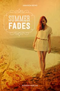 Sommerfades Buchcover mit Frau am Strand, sommerliche Stimmung, Inspiration für Sommerlektüre, romantischer Urlaub, sonniges Coverdesign, schöne Frau mit rotem Haar, Freizeit, Entspannung, sommerliche Lektüre, Spannung, Freude, beliebter Verlag, Advent-Verlag — 2023.